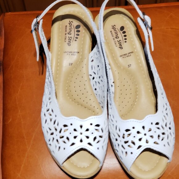 Spring Step White Open Toe Wedge Leather  Shoes/Sandals -  Size 7 (37) Like New - Picture 9 of 9
